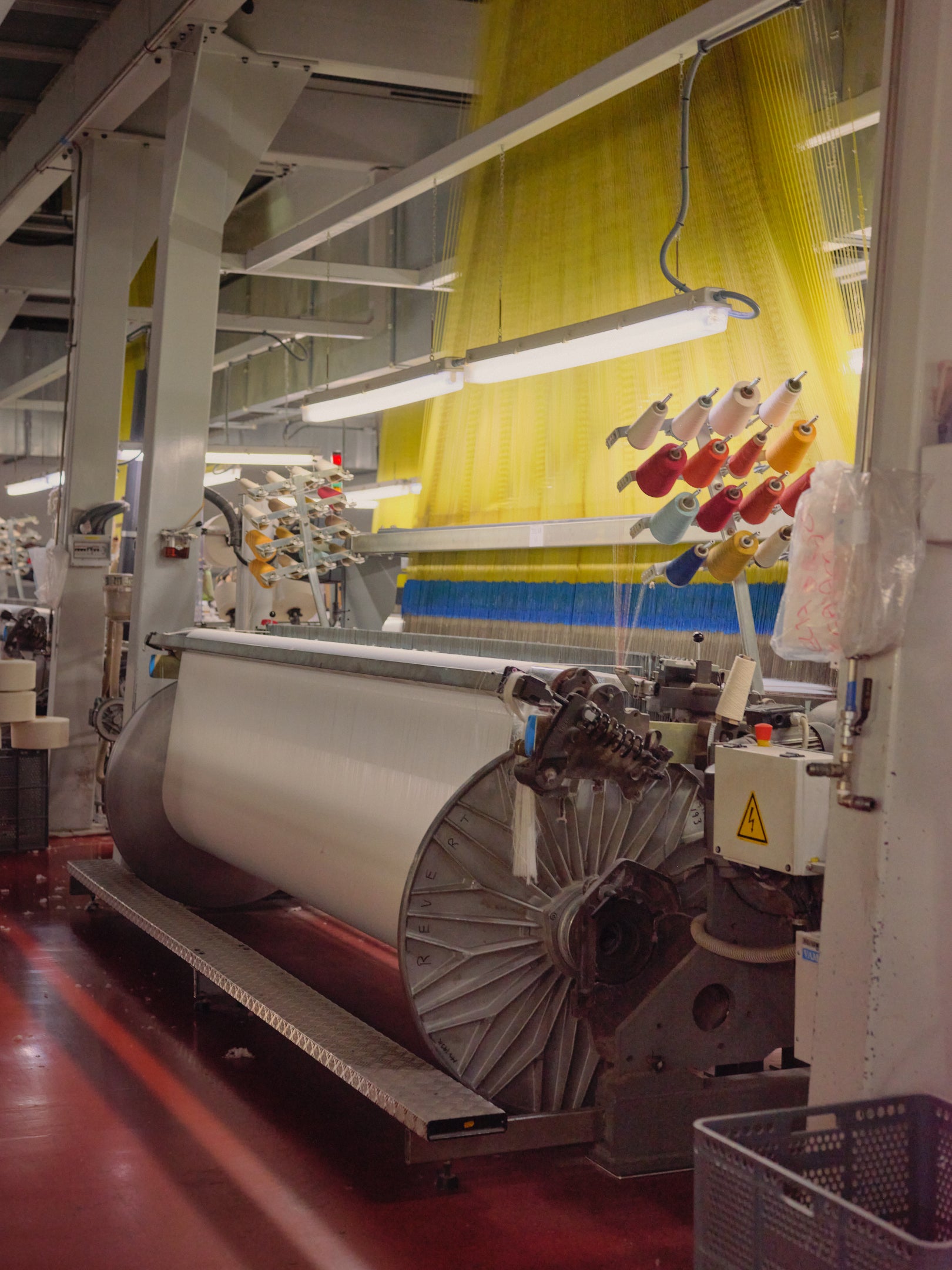 • La empresa compra una fábrica de telares (Revert Asociados), convirtiéndose en la primera empresa de primera generación en ser vertical en sus procesos productivos. • SG Hogar se convierte en la empresa industrial de primera generación que más factura en España.