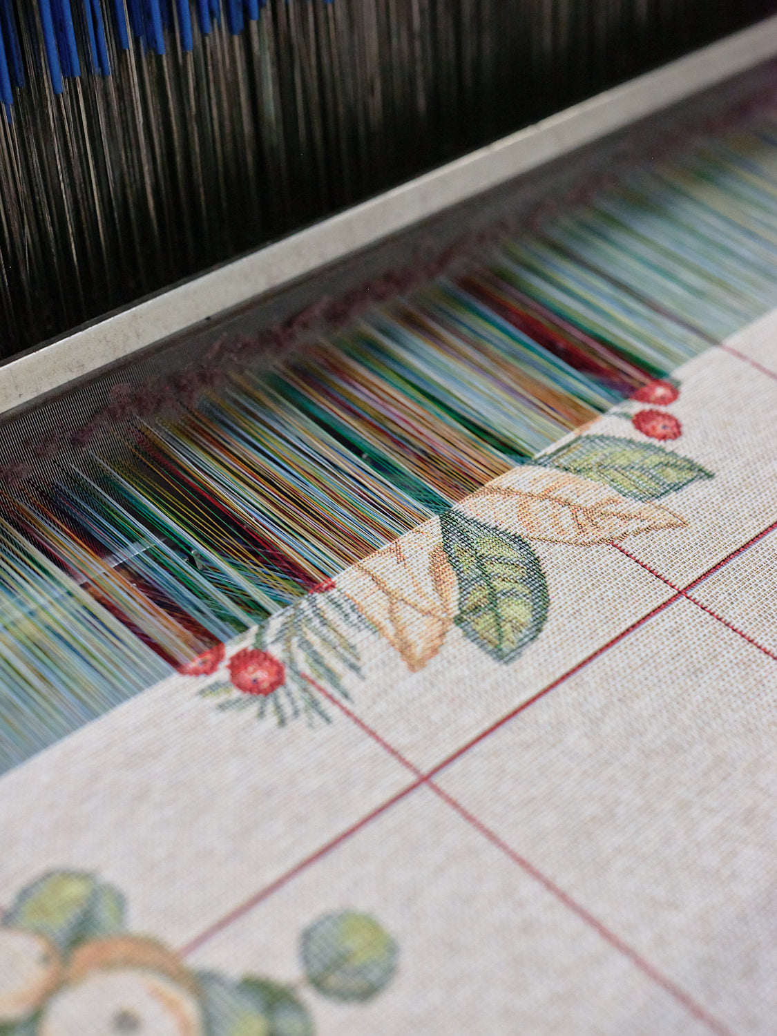Tras la recuperación de la crisis, la empresa sigue creciendo y abre su propia confección textil, lo que le permite ofrecer productos terminados de textil hogar fabricados con sus propios tejidos.